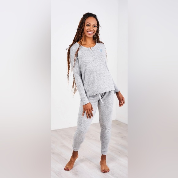 Latched Mama Nest Jogger Set XS in Heathered Rose - Picture 7 of 9